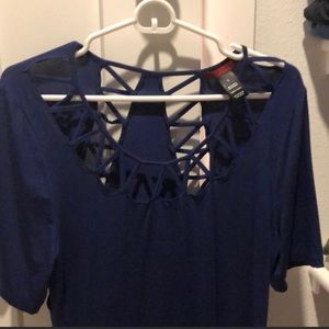 NWOT- Women’s large shirt